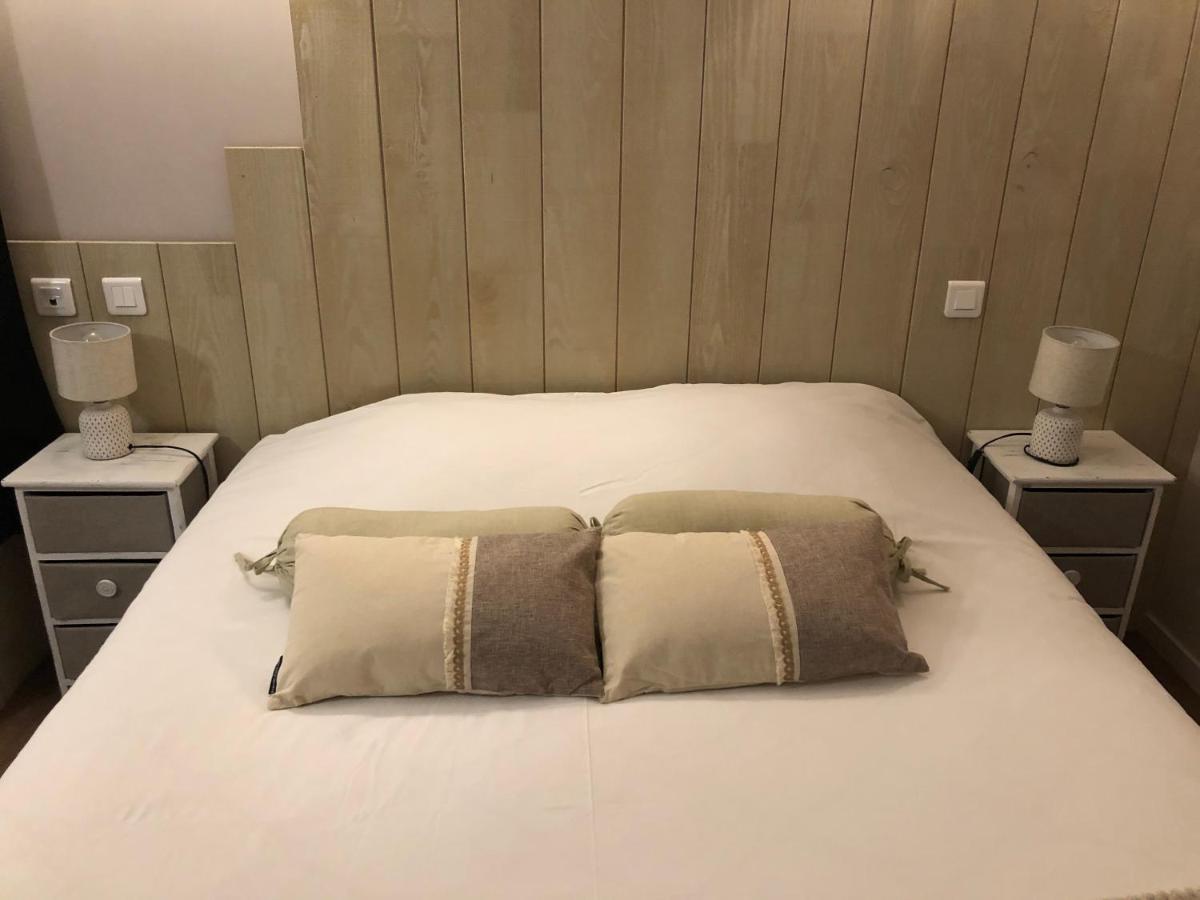 Hotel Du Pot D'Etain ชาลงส์-อ็อง-ชองปาญ ภายนอก รูปภาพ