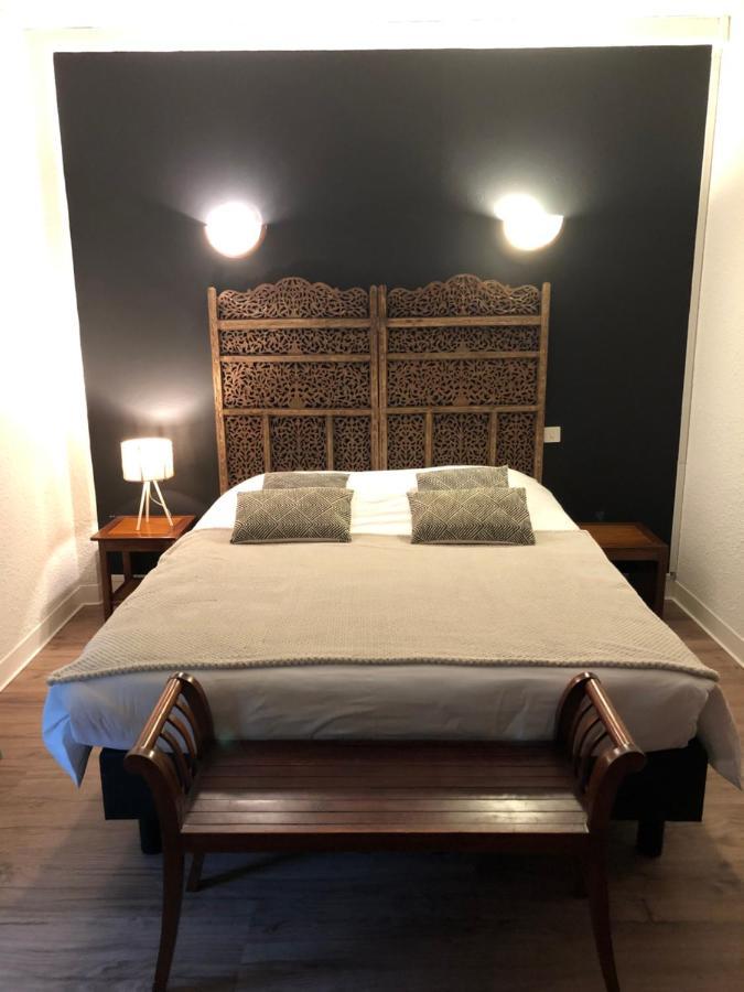 Hotel Du Pot D'Etain ชาลงส์-อ็อง-ชองปาญ ภายนอก รูปภาพ