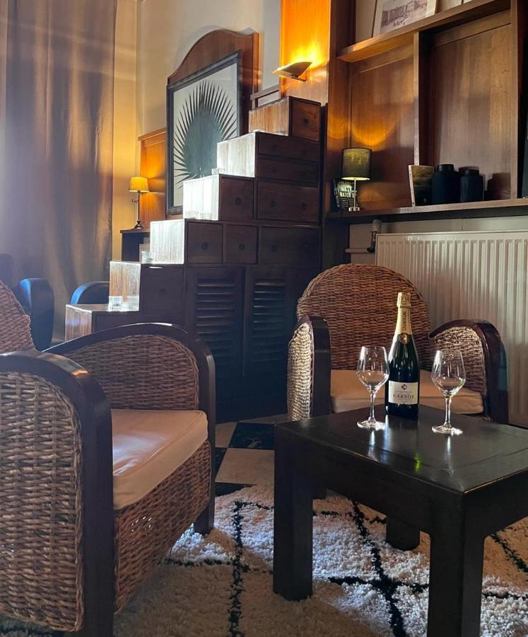 Hotel Du Pot D'Etain ชาลงส์-อ็อง-ชองปาญ ภายนอก รูปภาพ