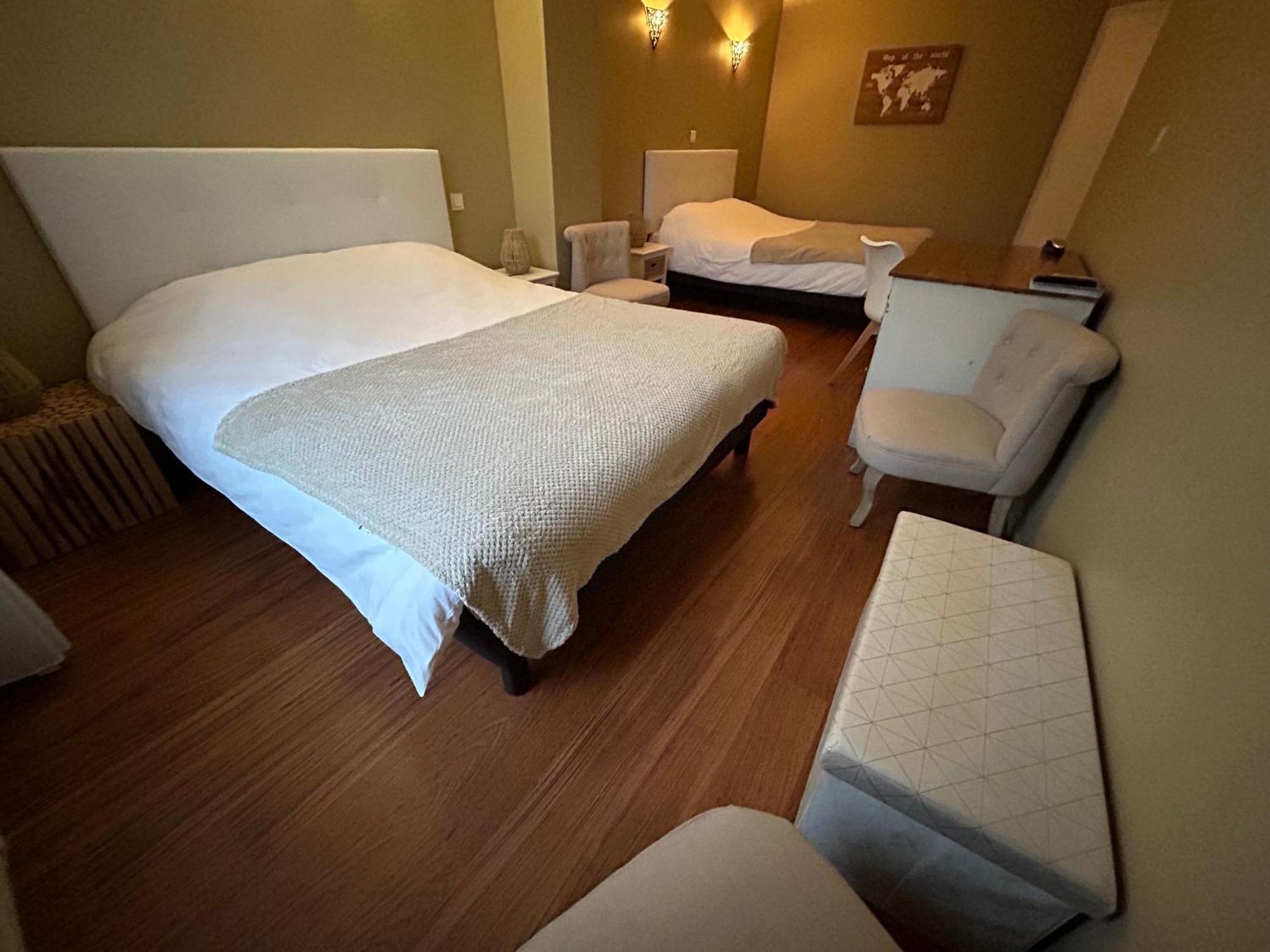 Hotel Du Pot D'Etain ชาลงส์-อ็อง-ชองปาญ ภายนอก รูปภาพ