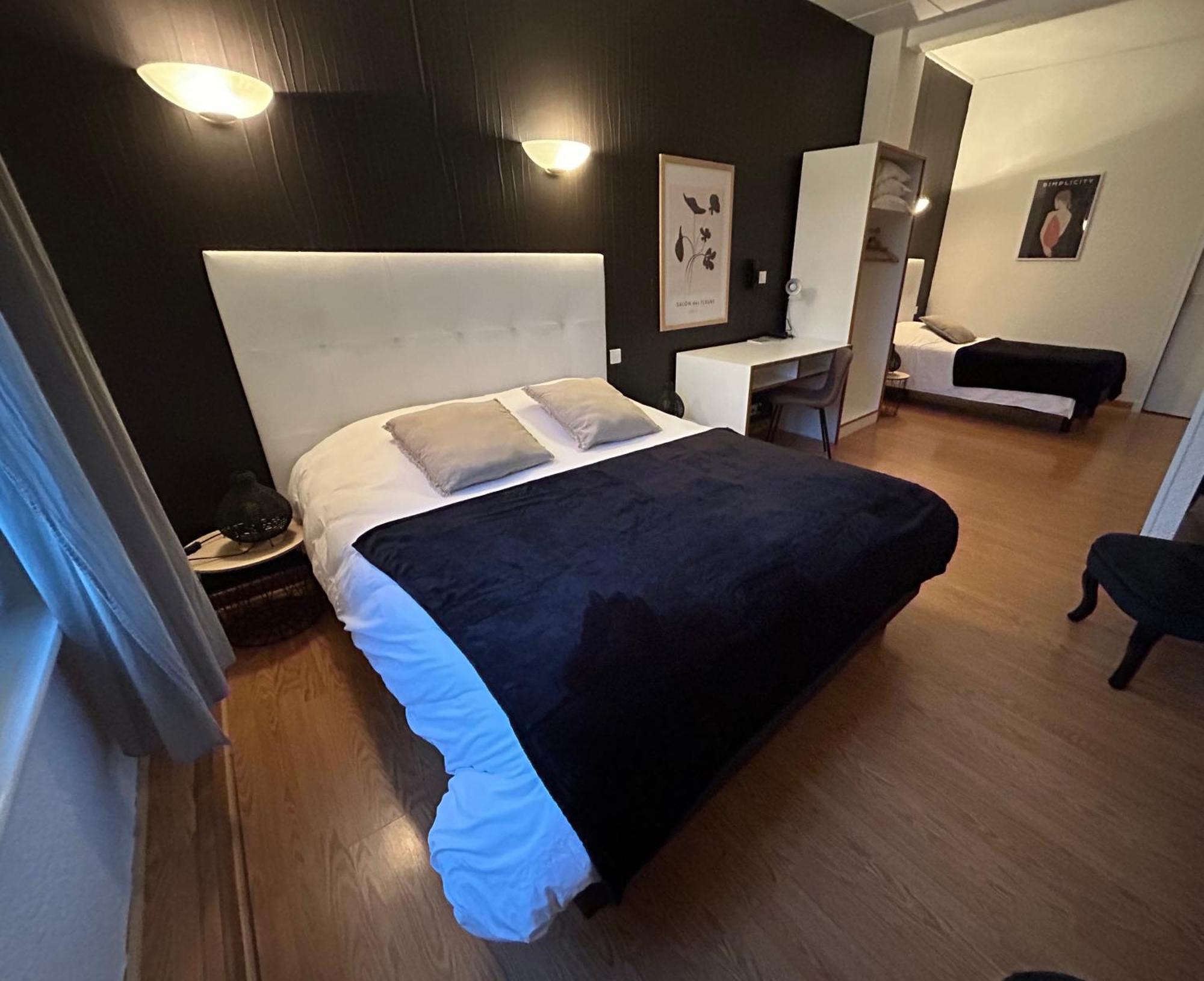 Hotel Du Pot D'Etain ชาลงส์-อ็อง-ชองปาญ ภายนอก รูปภาพ