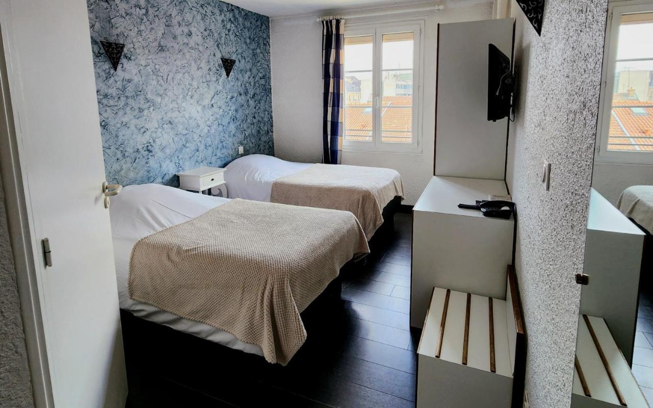 Hotel Du Pot D'Etain ชาลงส์-อ็อง-ชองปาญ ภายนอก รูปภาพ